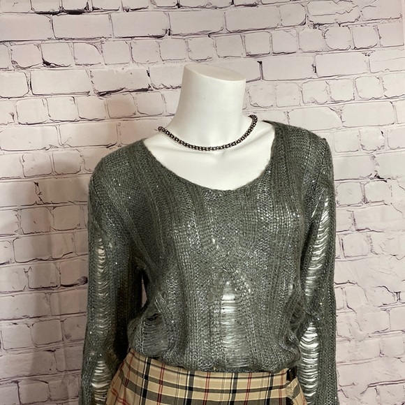 Grey knitted crochet sweater - Picture 4 of 7